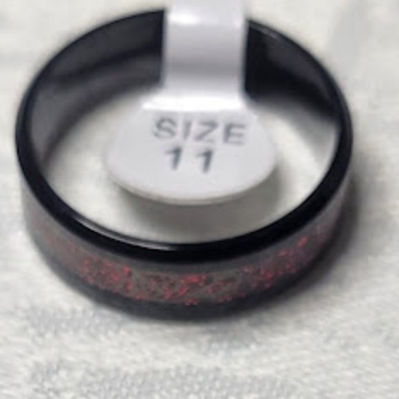NEW BLACK AND RED BEVELED TITANIUM RING SIZE 11 - Picture 2 of 3